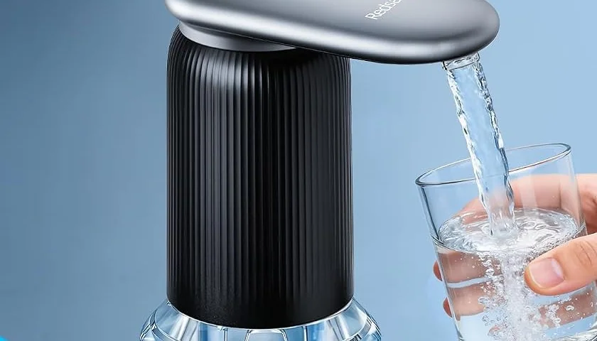 The SP-03 pump fills a glass